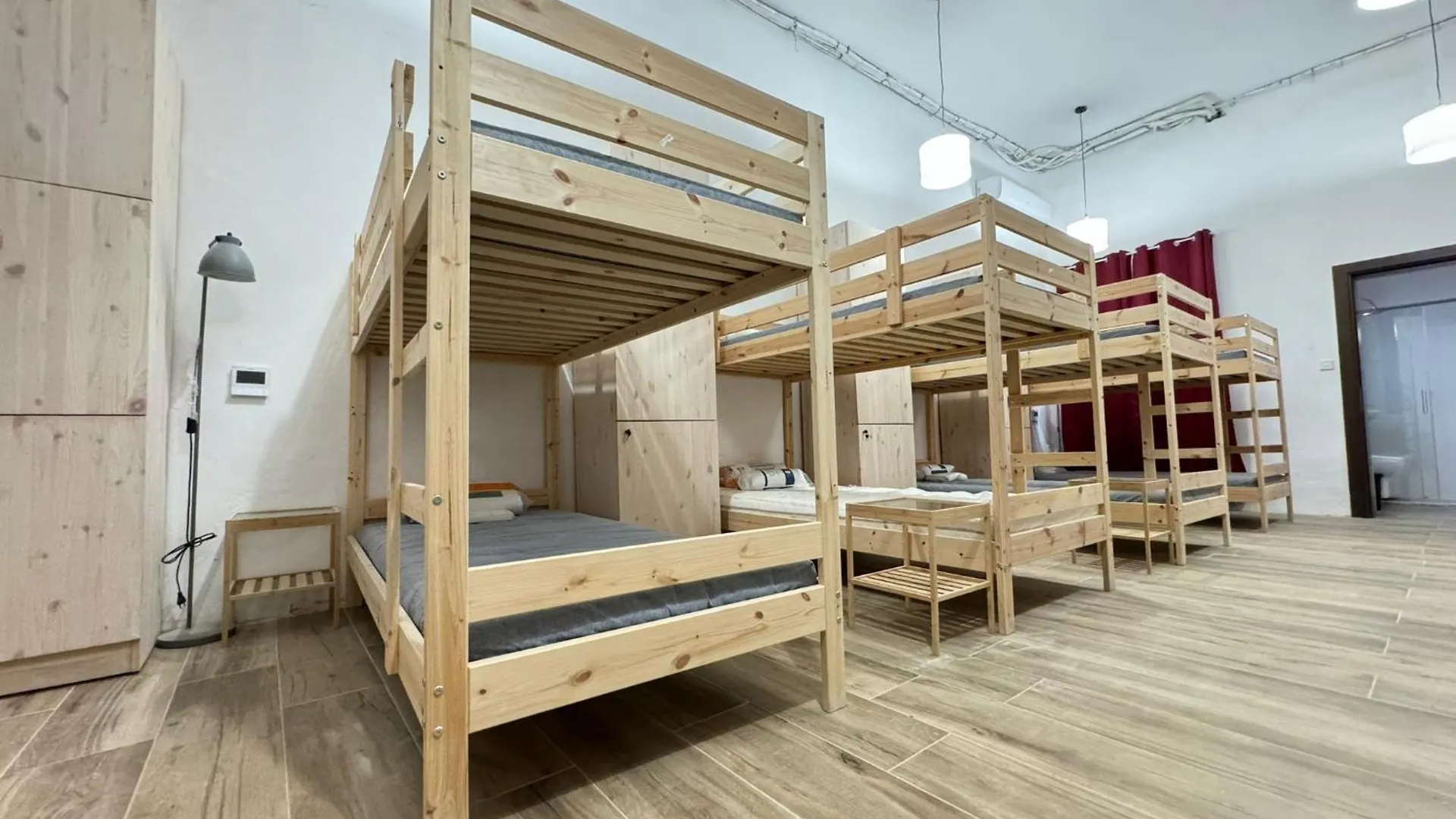 Dragon'S Den Hostel Balzan Malta